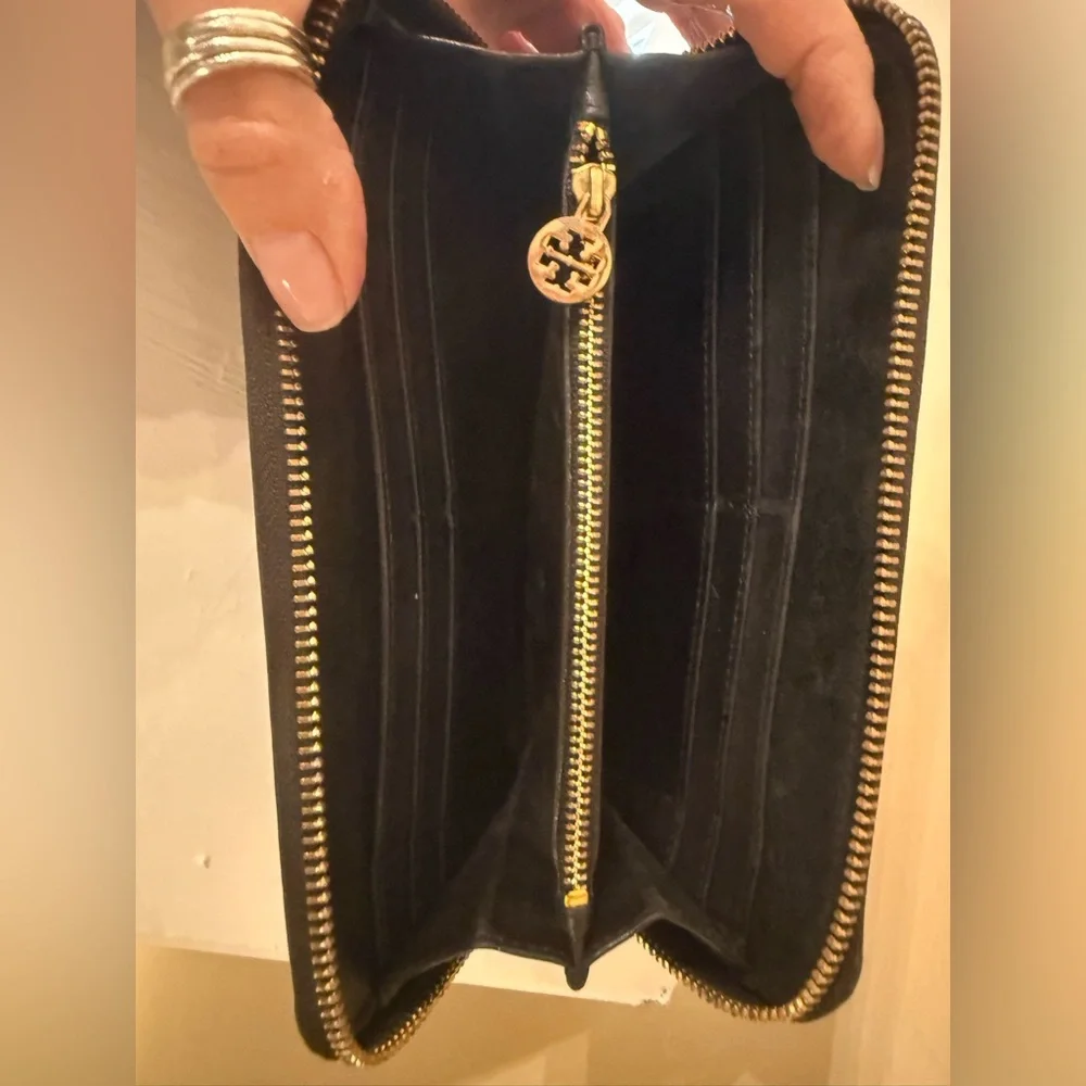 Tory Burch Britten Zip Continental Wallet in black croc-embossed leather EUC - Picture 10 of 11